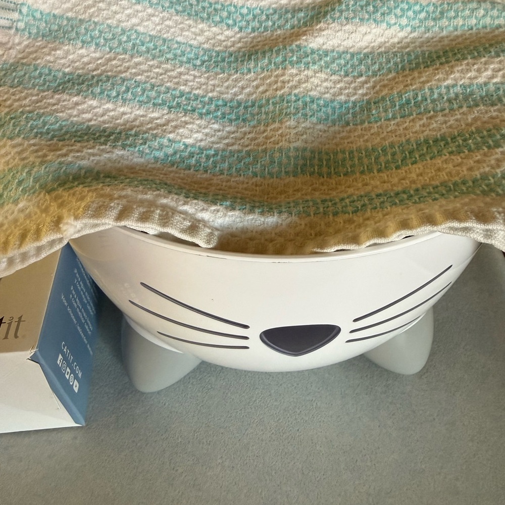 Cat Face Ceramic Cat Bowl - White